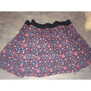High waisted mini skirt with pockets!
